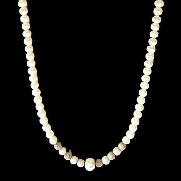 ON# Adjustable 18” - 23” Pearl Necklace with Silver clasp - Picture 1 of 8